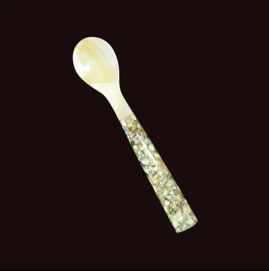 MOTHER OF PEARL CAVIAR SPOON 8cm